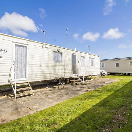 Great 8 Berth Caravan For Hire At Southview Holiday Park In Skegness Ref 33025E Eksteriør billede