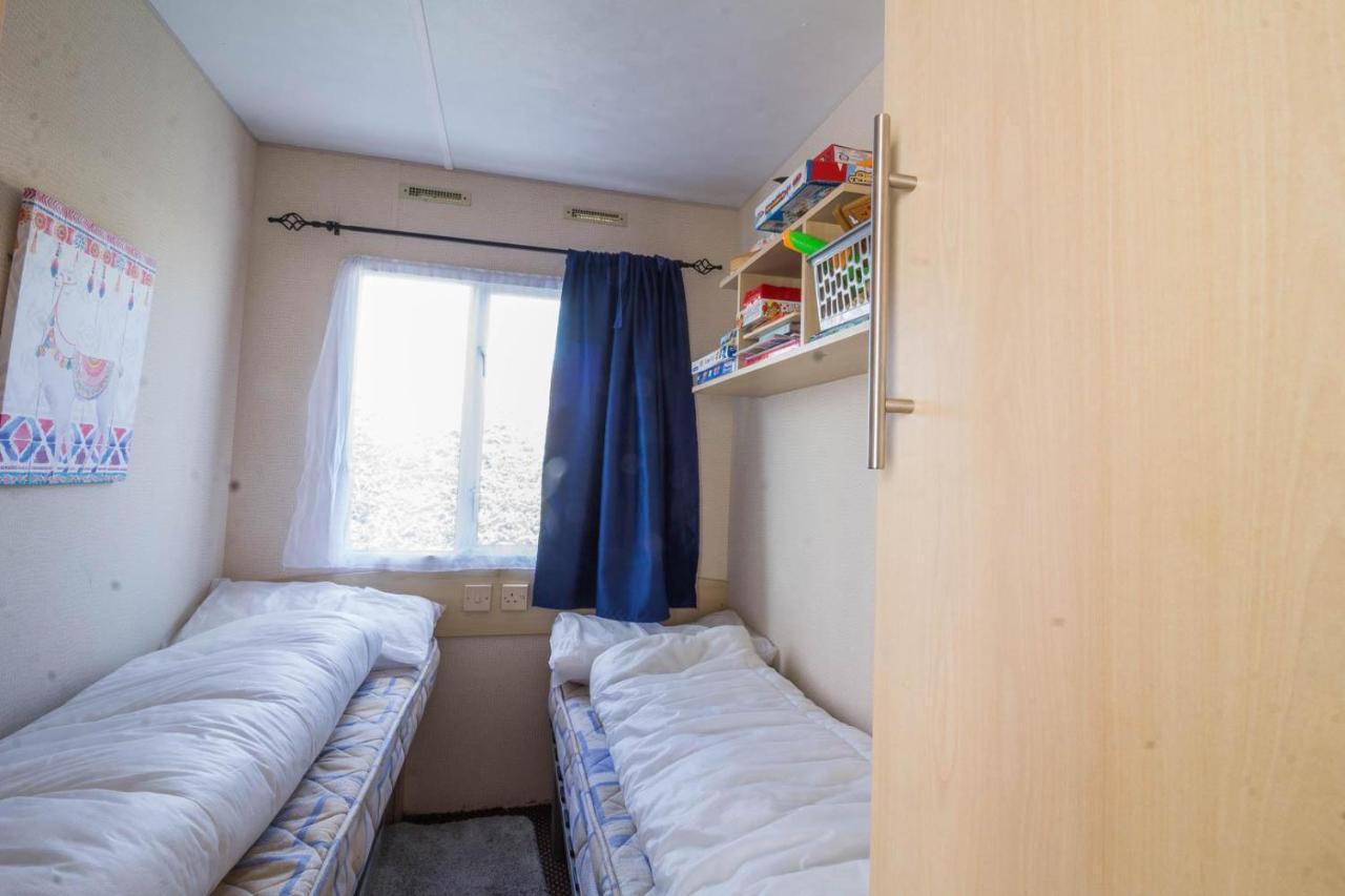 Great 8 Berth Caravan For Hire At Southview Holiday Park In Skegness Ref 33025E Eksteriør billede