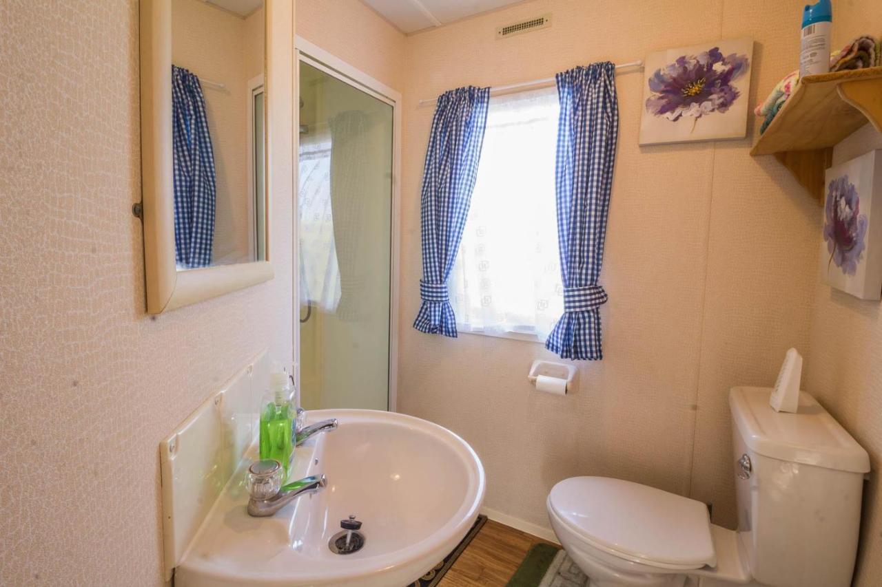 Great 8 Berth Caravan For Hire At Southview Holiday Park In Skegness Ref 33025E Eksteriør billede