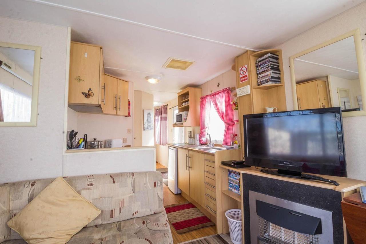 Great 8 Berth Caravan For Hire At Southview Holiday Park In Skegness Ref 33025E Eksteriør billede